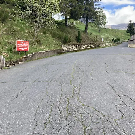 Chaleureux Altitude 1500 アパート *